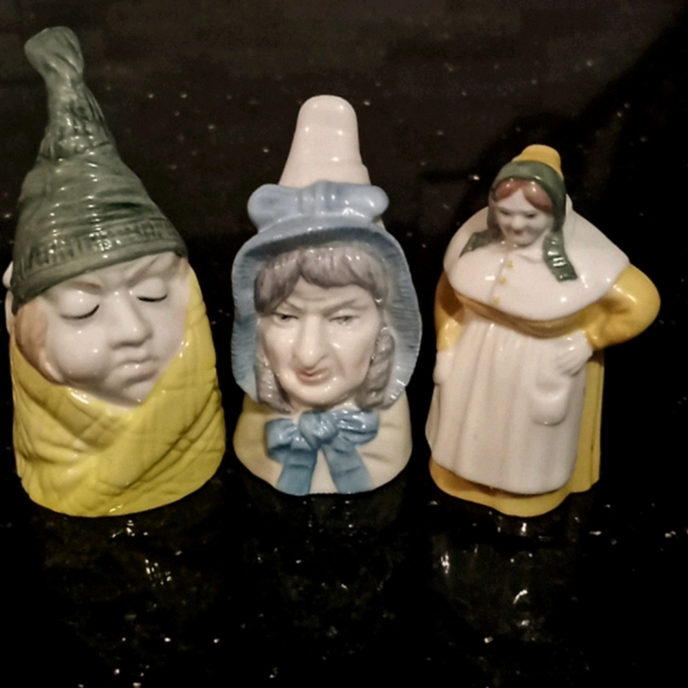 1976 Royal Worchester candle snuffer set (899)